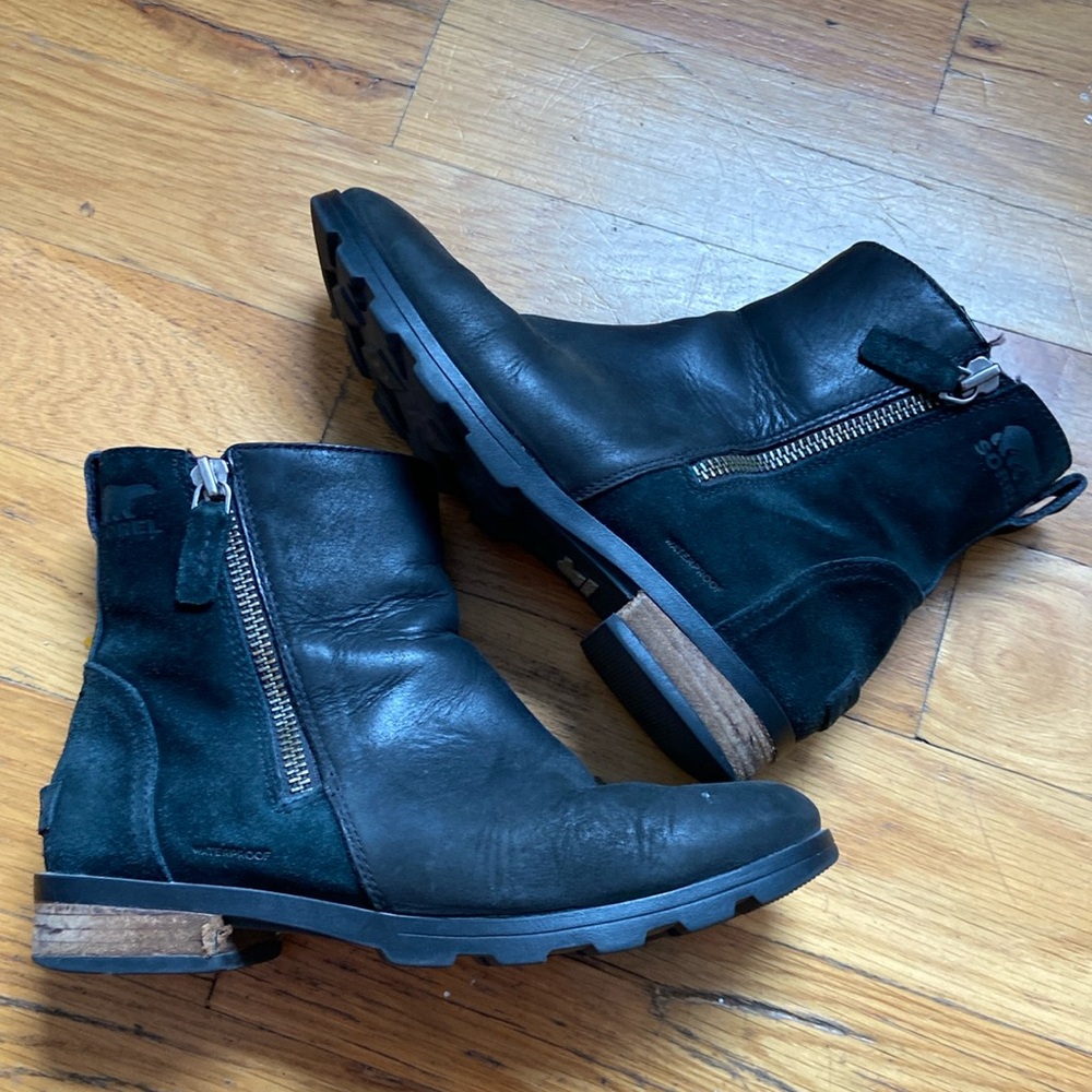 Black Sorel booties